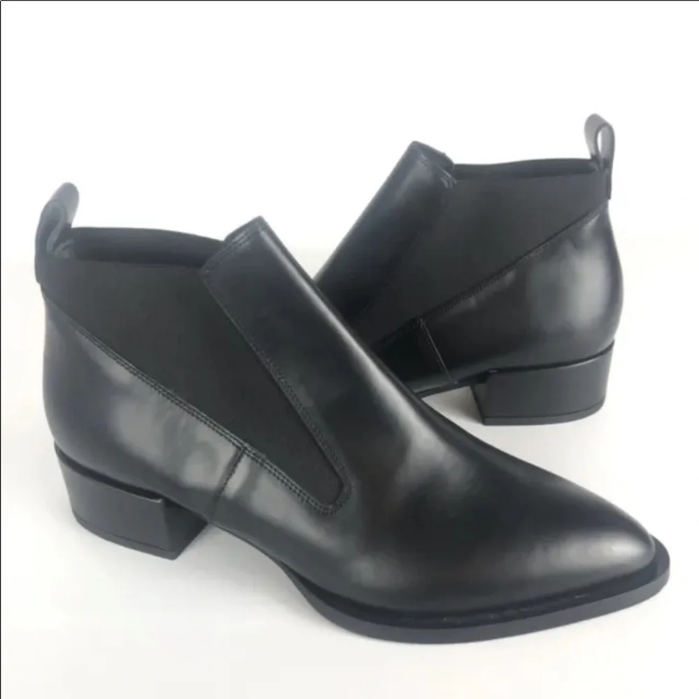 Vince Chelsea boot Womens 6 36 Black leather flat Italy slip on Yarrow